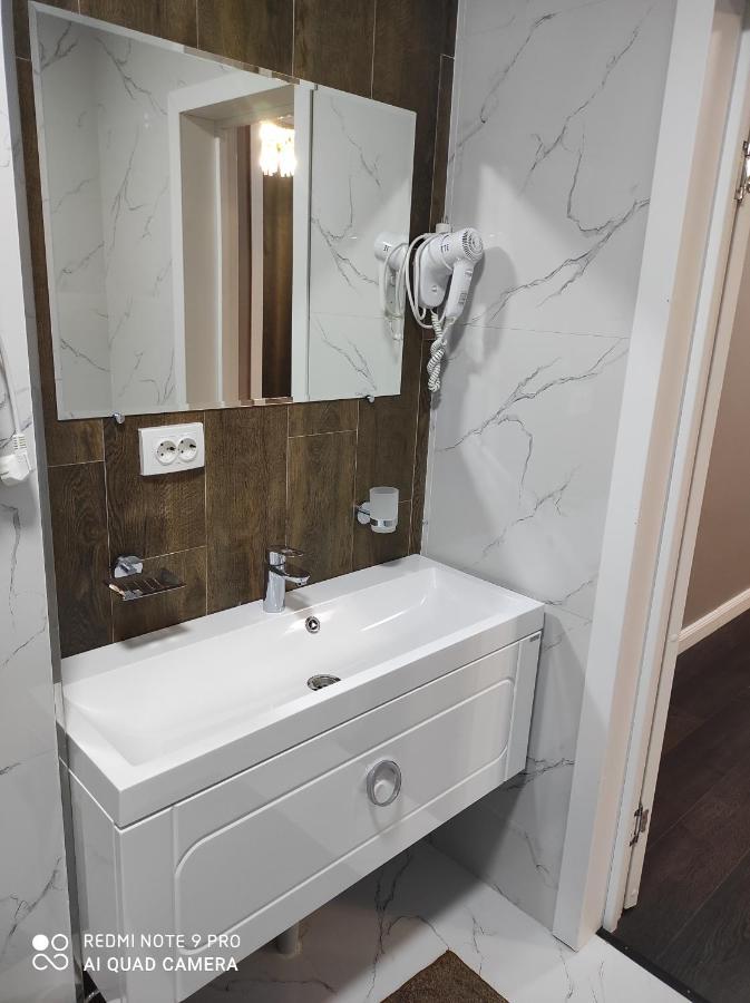 Hotel Жомарт Aqtöbe Esterno foto